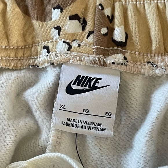 NWT!! Nike Oversized Fit Mid Rise Jogger Desert Camo Print Size XL Bin 214 - Picture 5 of 10